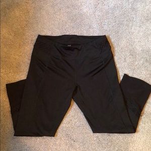 Black capris workout leggings